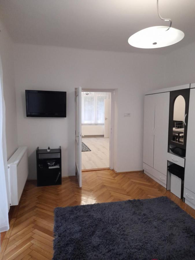 Appartement Pécs Park Extérieur photo