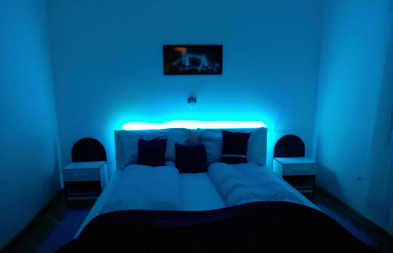 Appartement Pécs Park Extérieur photo